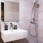 New Charming Apartment In The Heart Of The City!